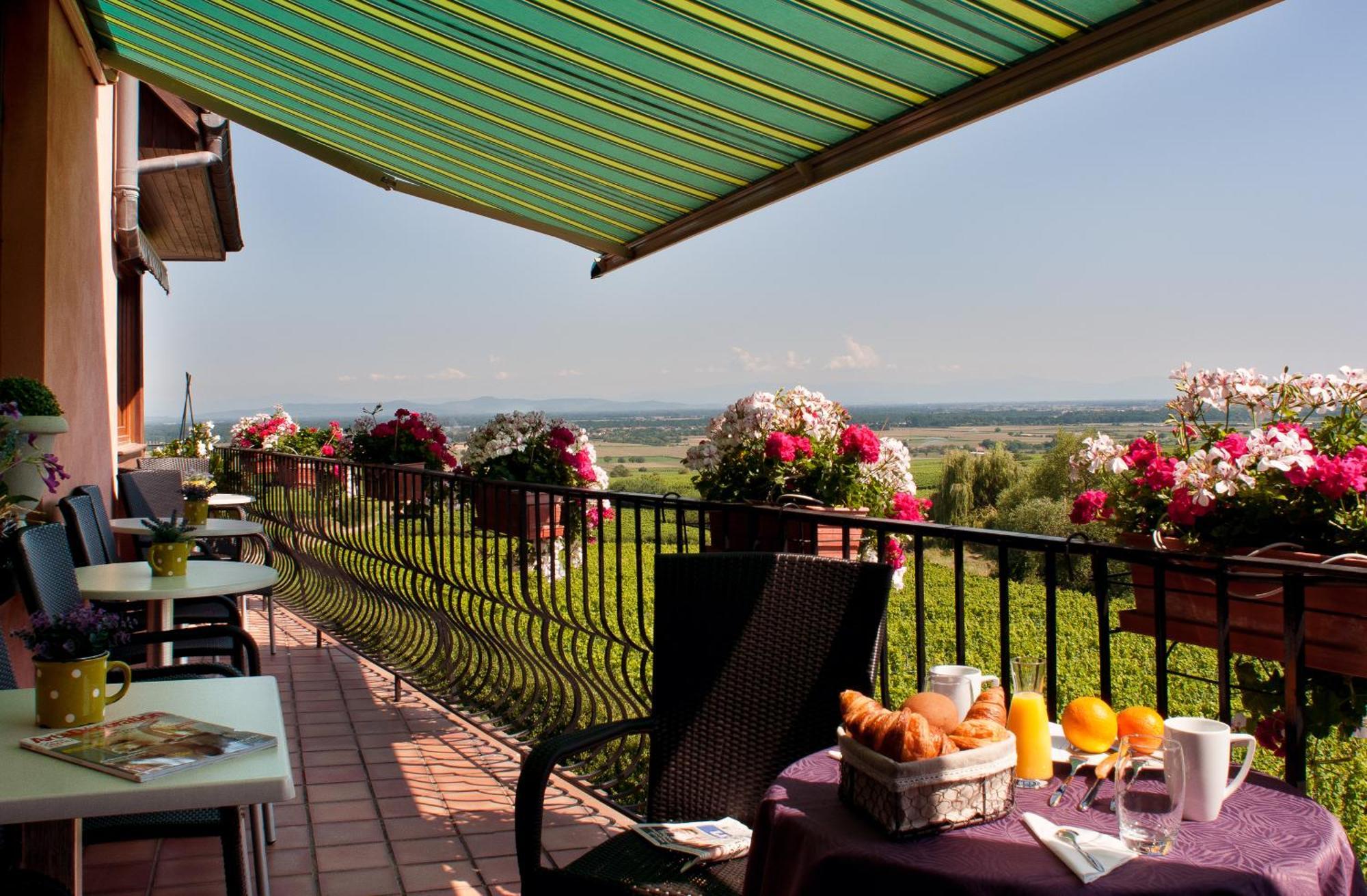 Hotel Restaurant Au Riesling Zellenberg Bagian luar foto