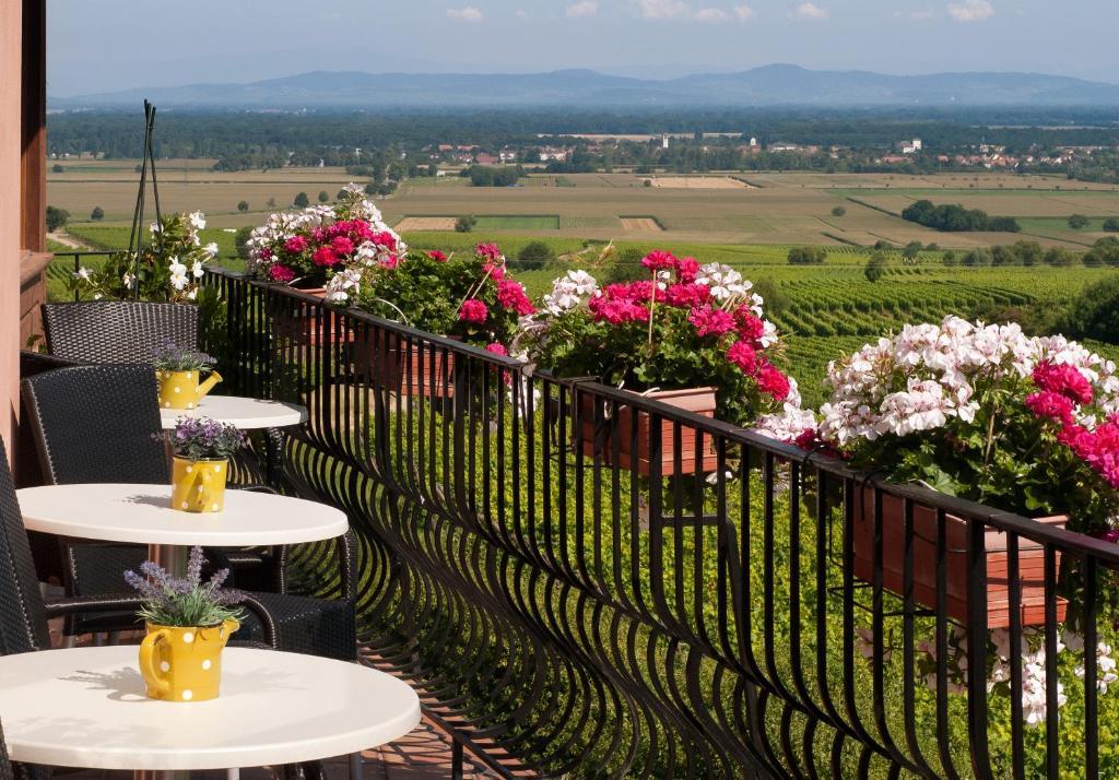 Hotel Restaurant Au Riesling Zellenberg Bagian luar foto